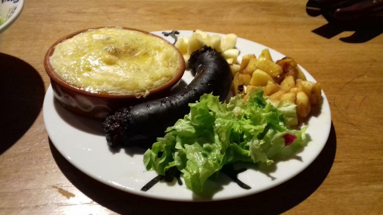 Le Bourgis Couette-café